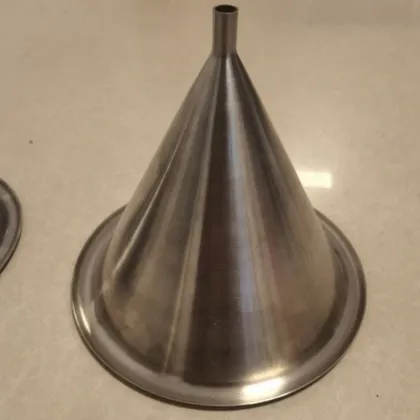 Integrated Molding 304 Stainless Funnel for Industry
