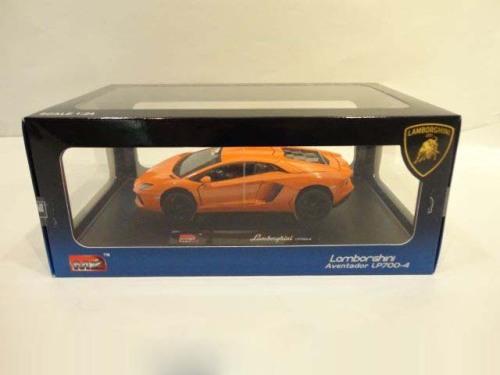 1:24 DIE CAST MODEL LAMBORGHINI LP700