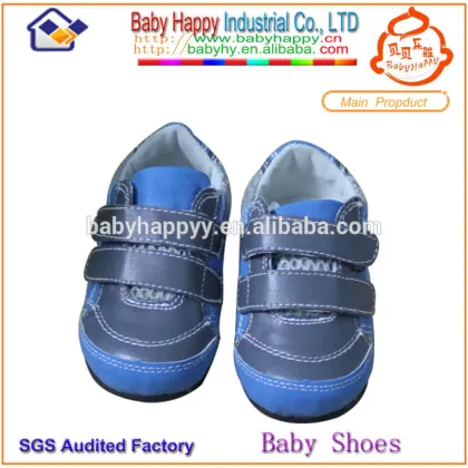 navy blue running shoe for children