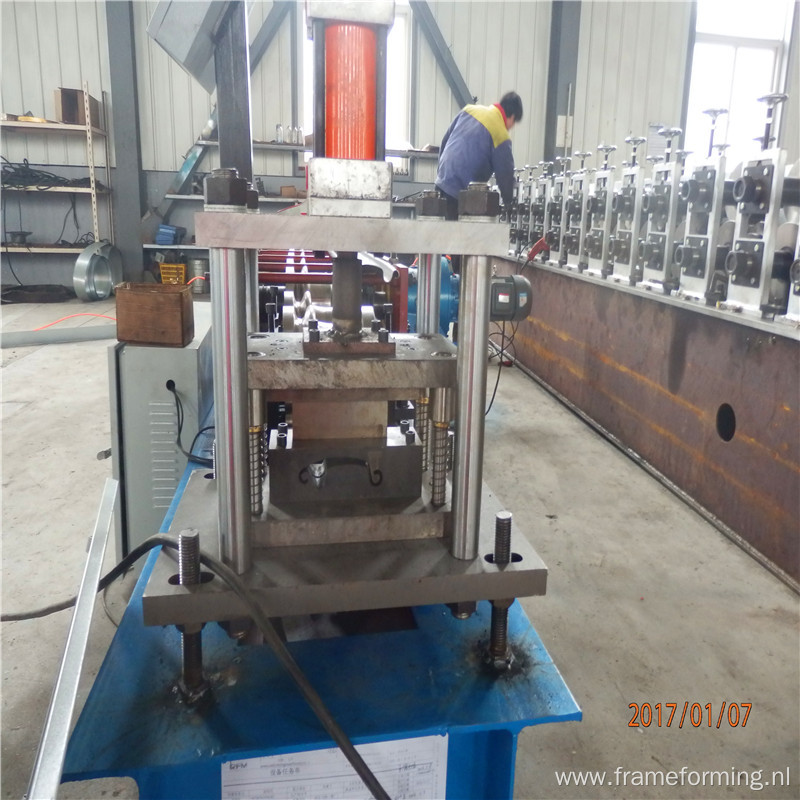 Low cost safety interior roller shutter doors rolling machine