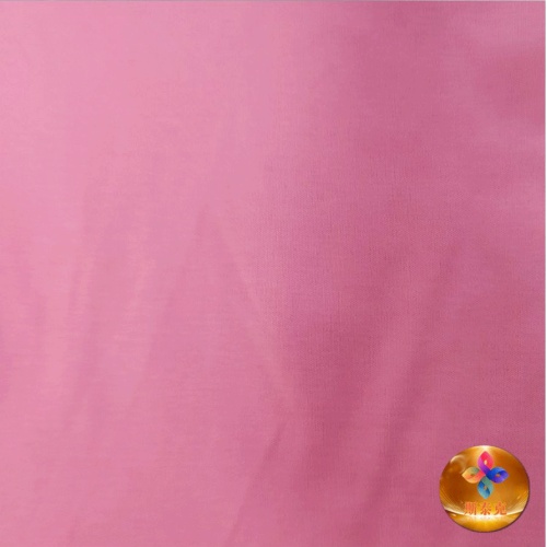 軽量で通気性のあるジャージ素材で一日中快適