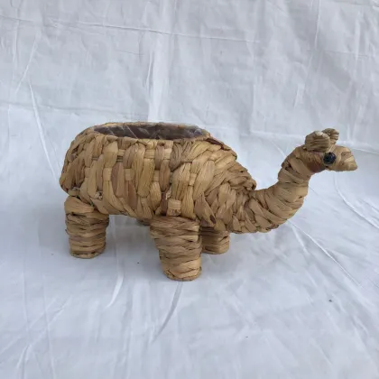 Seaweed woven camel decorative pot
