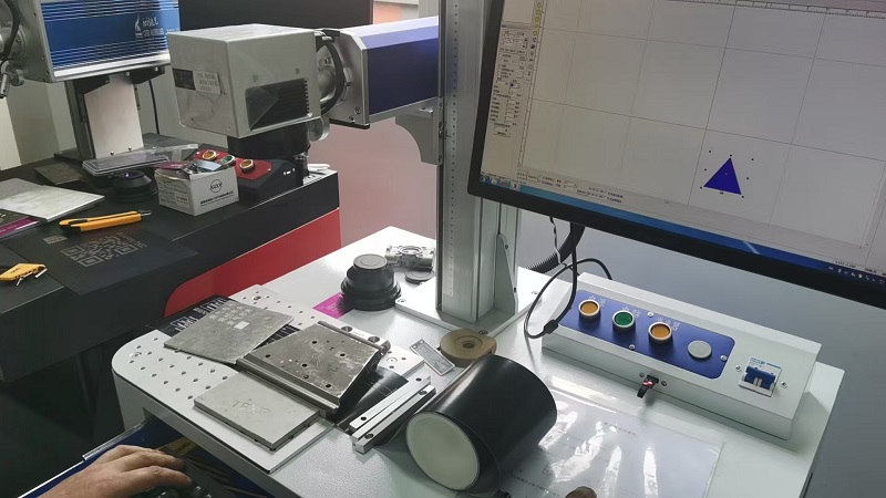 Chuke Intelligent's 50W laser marking machine delivers 0.1mm metal marking, perfectly meeting the customer's needs!