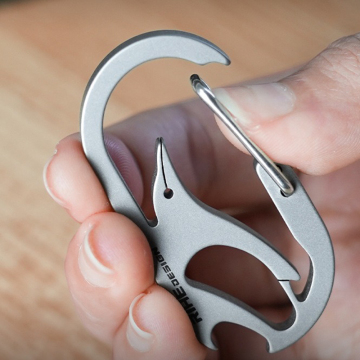 EDC Outdoor Gear: Lightweight T4 Titanium Alloy Penguin Carabiner