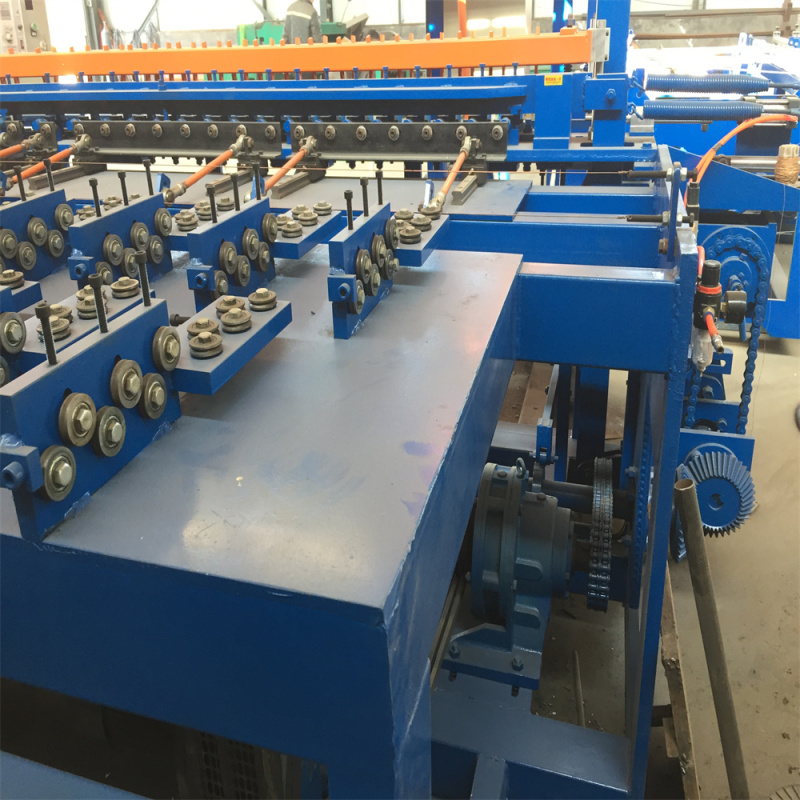 High Quality Farm Field Cattle Fence and Fence Machine from