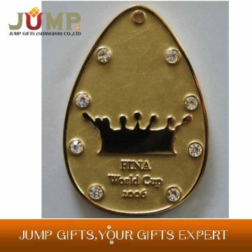 Best selling metal badge,cheapest custom beautiful badge with rhinestone