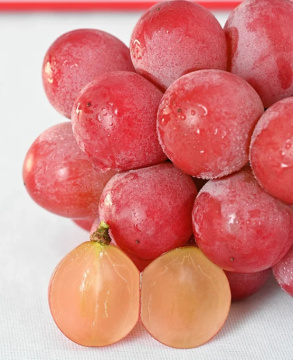 Premium Fresh Yunnan-Grown Nina Queen Seedless Table Grapes
