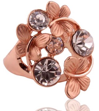 Lovely flower ring with dancing butterflies