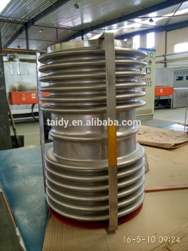 universal expansion joint