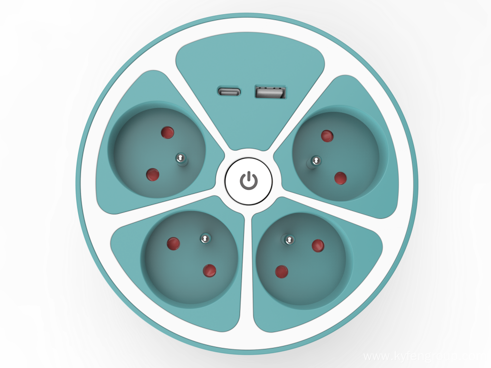 France 4-way power strip with usb type c