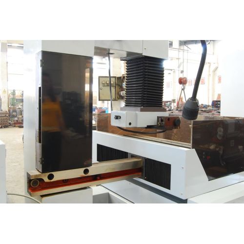 Fast Speed Wire Cut Edm Machine AUTO-CUT control dk7725 edm moly speed cnc wedm Factory