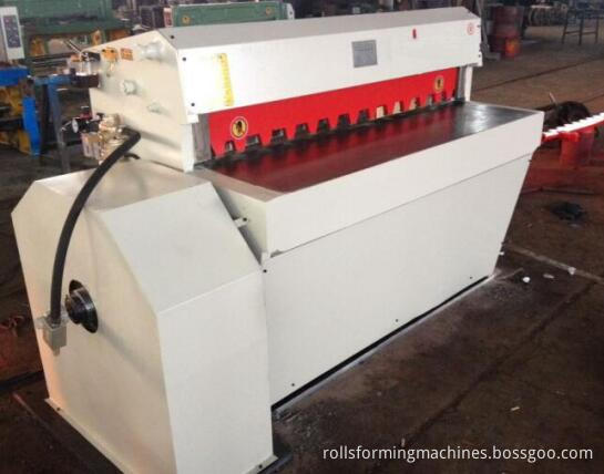 Automatic knives gap adjusting system