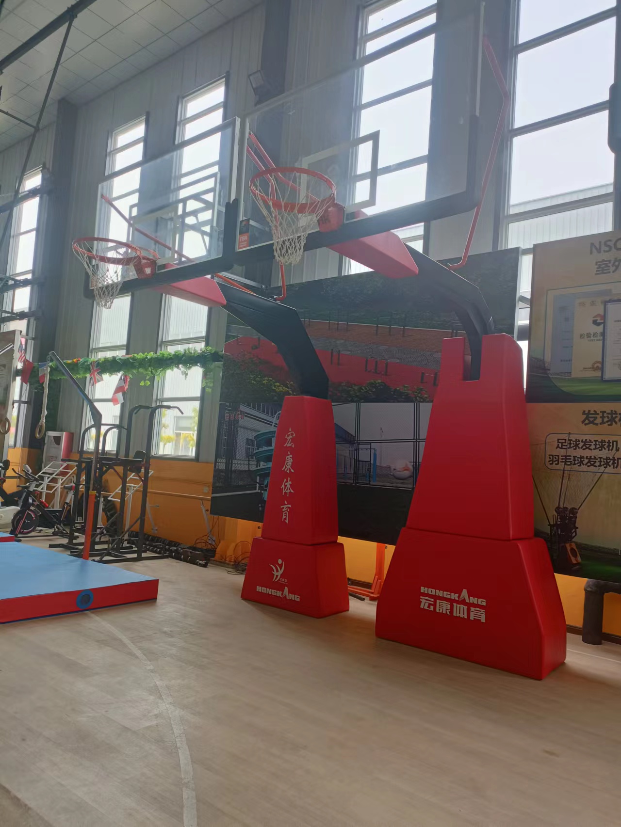 Deluxe in-ground Basketball hoop