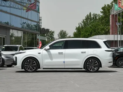 2025 Li Xiang L9 Luxury Electric Vehicle: 4 - Wheel Drive, Air Suspension & Advanced Infotainme