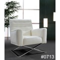 Moderne witte fauteuil met Chrome X-frame basis