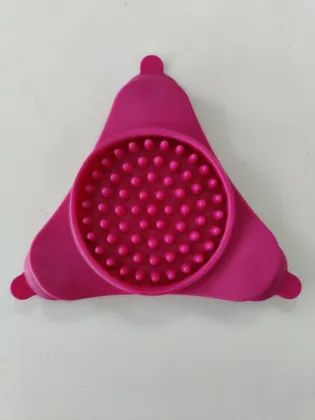 Hot Sell Silicone Dog Lick Mats - Triangle Tuff Dog Lick Mat