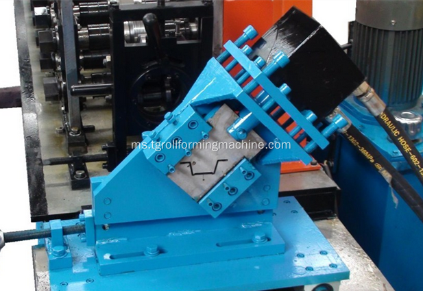 Omega Profil Stud Dan Track Machine