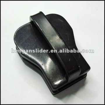 NO.30 BLACK PLASTIC ZIPPER SLIDER FOR BAGS