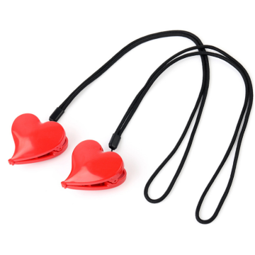 2PCS Pack Heart Shape Towel Baby Stroller Clips