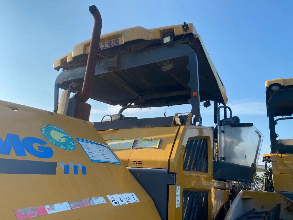 XCMG second hand paver machine RP1655