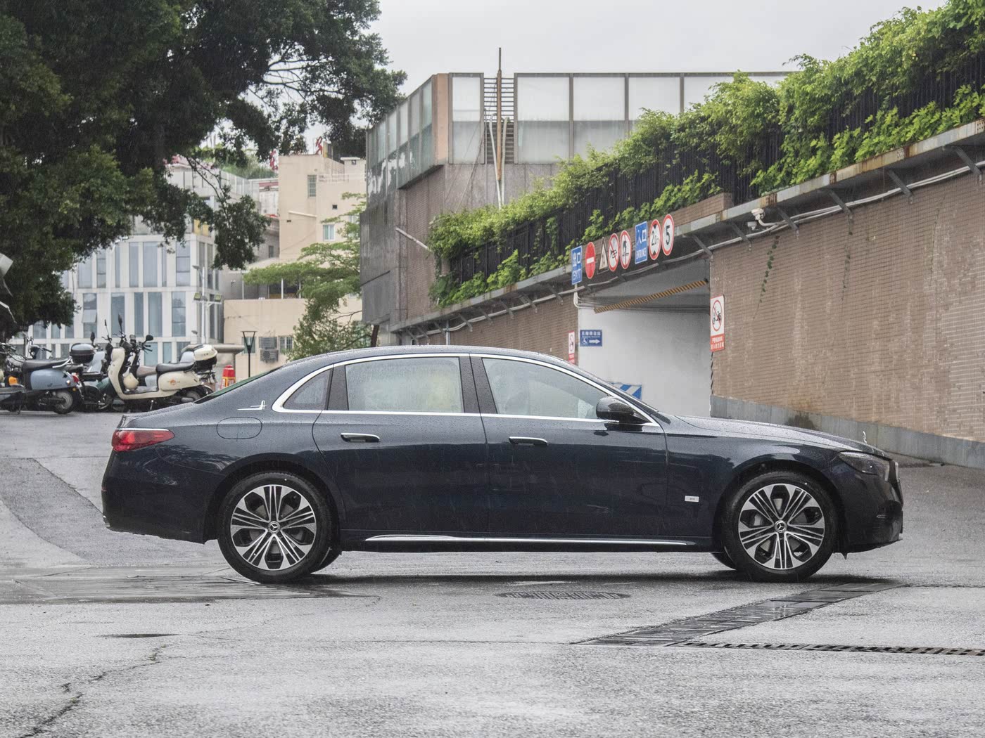 Benz E-Class 2025 Luxury Sedan
