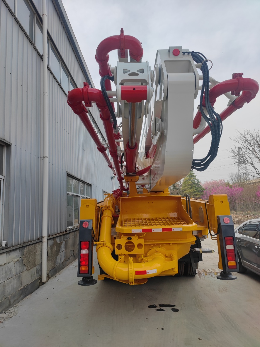 Used Concrete Pump Machine XCMG HB47V