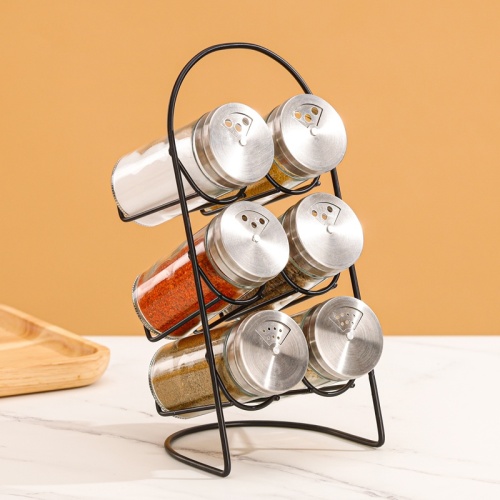 Acessórios de tempero gourmet: potes de pimenta e especiarias