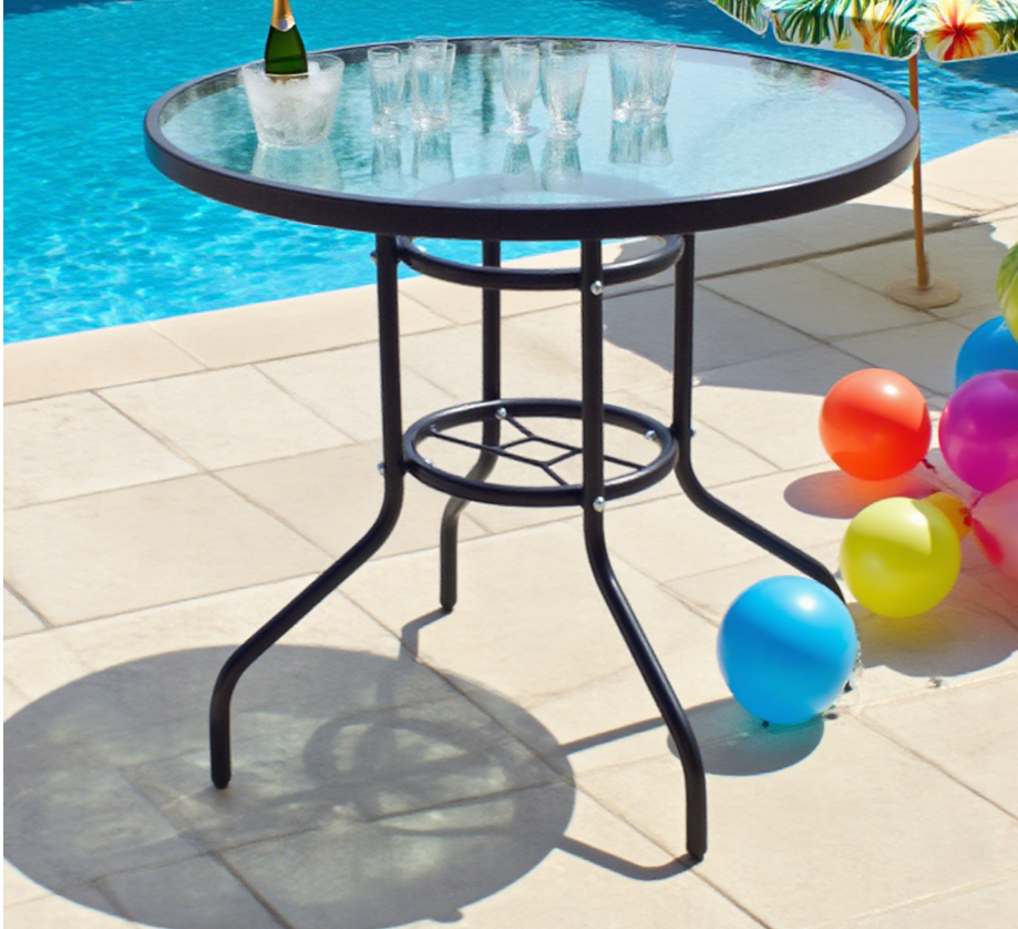 round outdoor dining table