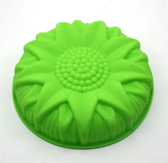 Multifunctional rabbit shape silicone 12 holes cake pan