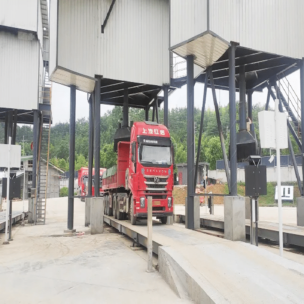 Material-adapted quick-loading silo