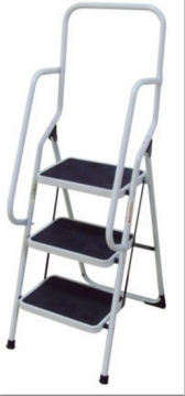 Steel ladder with wide pedal