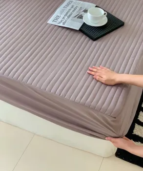 Stylish Bed Cover Bedroom Essential