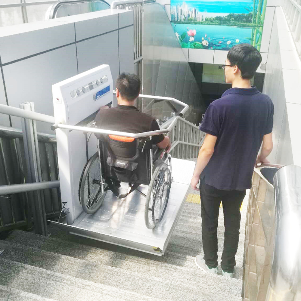 Elevador para sillas de ruedas inclinado, sin barreras, con escalera cuadrada