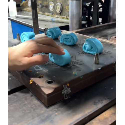 Heating Vulcanizing Rubber Wristband Making Machine