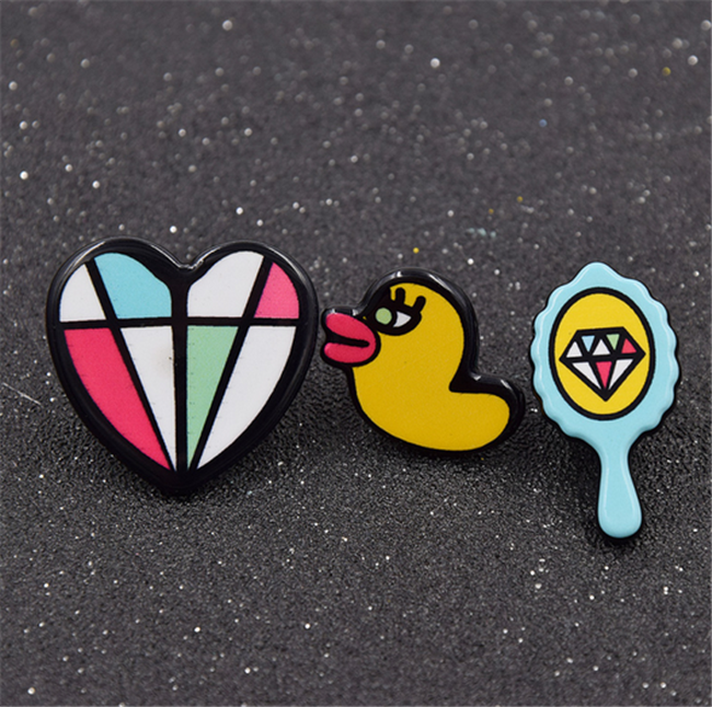 design yellow duck pin