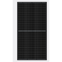 Pełny czarny panel słoneczny o mocy 450 W.