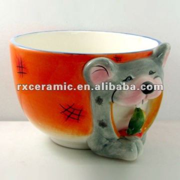 animal ceramic bowl with hanging things in mouth-mouse