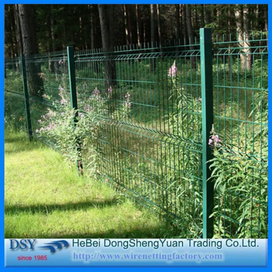white pvc coated welded wire mesh fence(professional factory)
