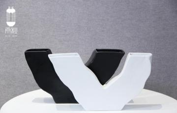 Porcelain decorative vase
