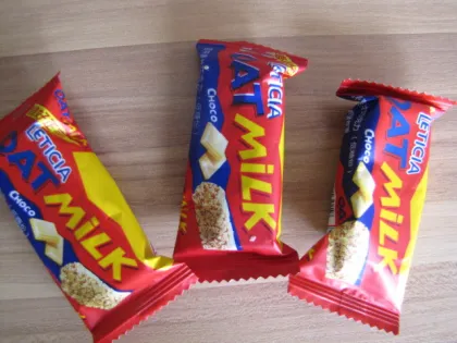 Granola bar wrapping machine