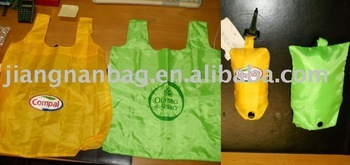 Green recycled shopping bags