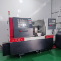 Torno CNC de guía rectangular para metal