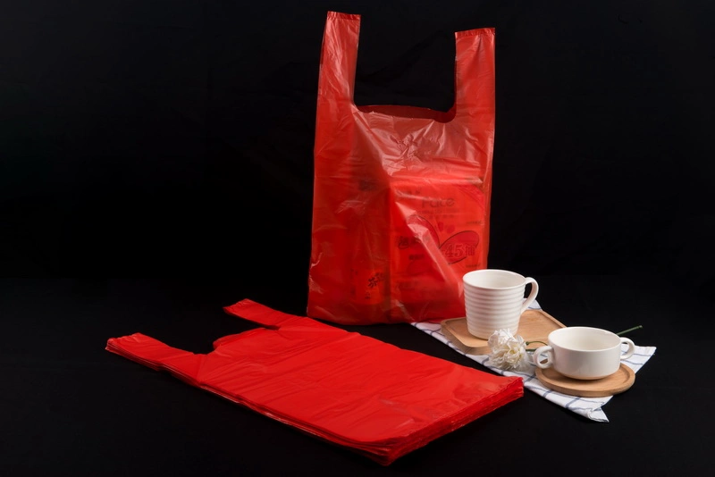 Custom Private Label LDPE Tshirt Package Bio Carry Bag Biodegradable Plastic Carry Bag