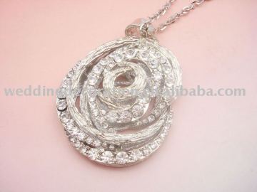 Fashion alloy statement necklace