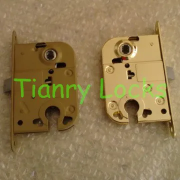 72mm×45mm Bright Brass Surface Door Lock With Iron Material