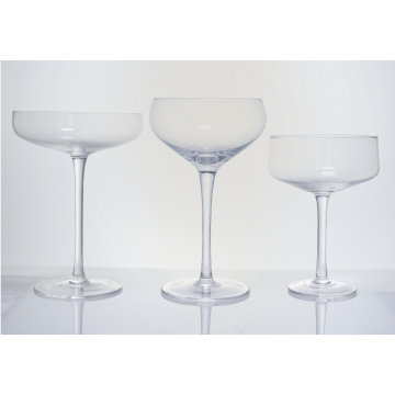 Ensemble de verre coupé de champagne transparent