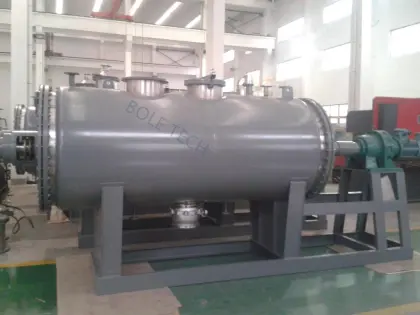Energy saving vacuum rake dryer for paste materials