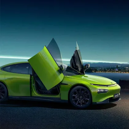 Luxury adult electric car Xpeng P7