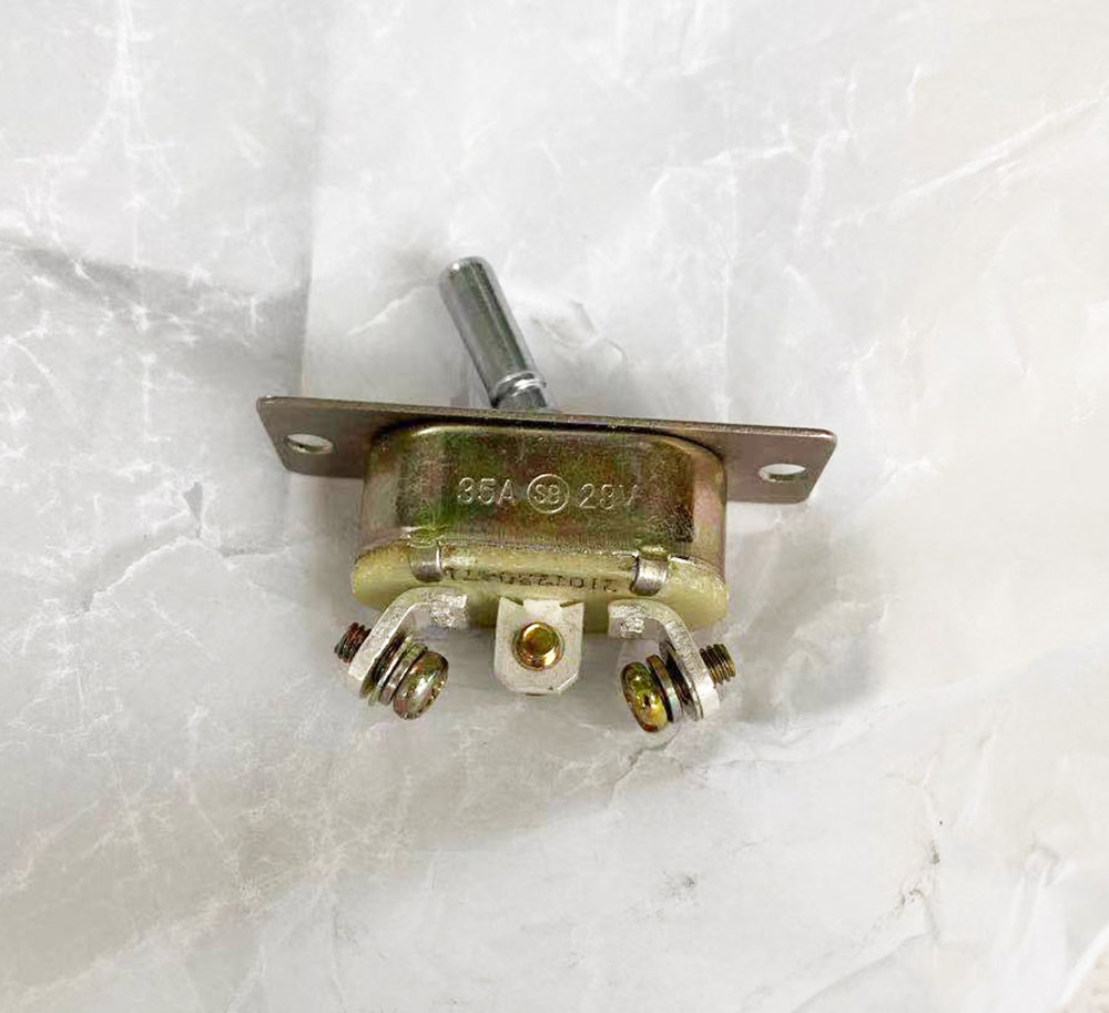 ZKK  35A 28VDC Rocker switch