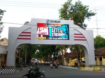 Dip Full Color Emc Led Display Boards 7500 Nits Adjustable Brightness , High Contrast 4000:1